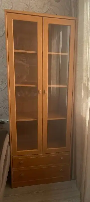 Книжный шкаф Икеа двухстворчатый со стеклянными дверями - Мебель (Для дома и дачи) в Балашиха