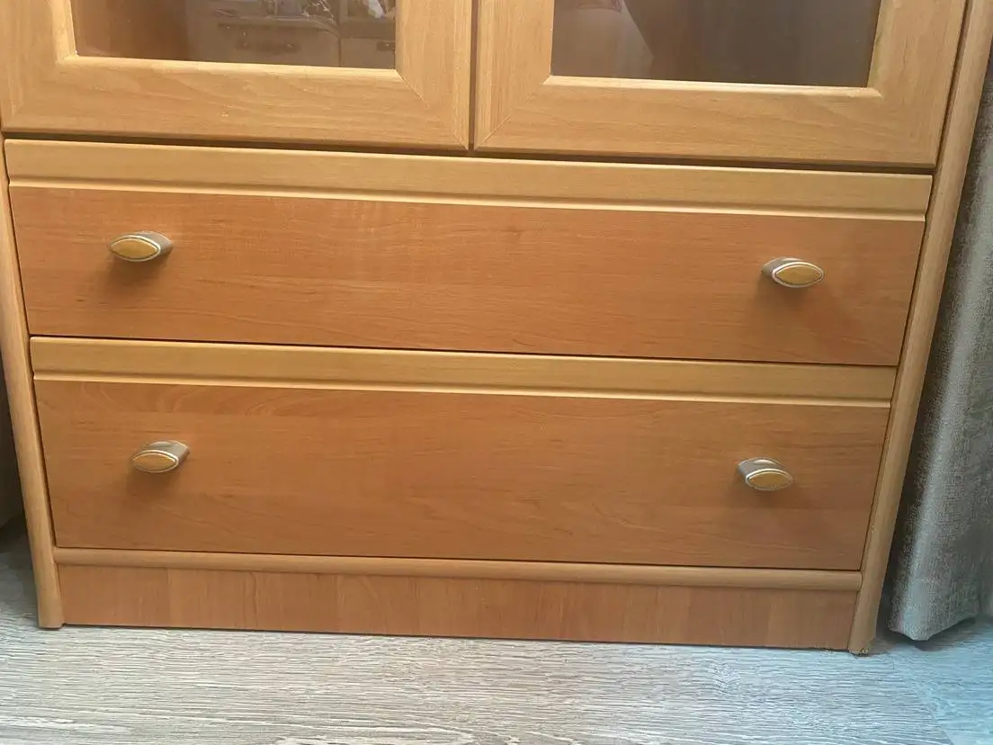 Книжный шкаф Икеа двухстворчатый со стеклянными дверями - Мебель (Для дома и дачи) в Балашиха