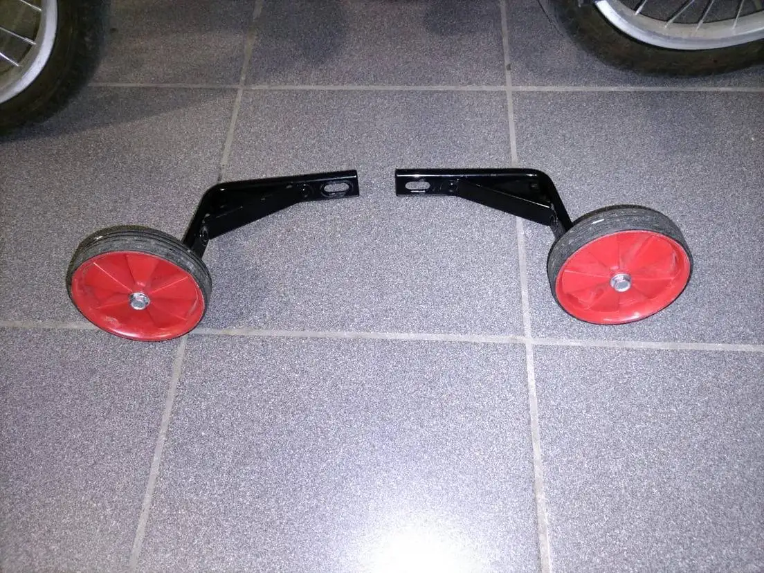 Детский велосипед Novatrack Astra 16" с дополнительными колесами - Велосипеды (Товары для детей) в Балашиха