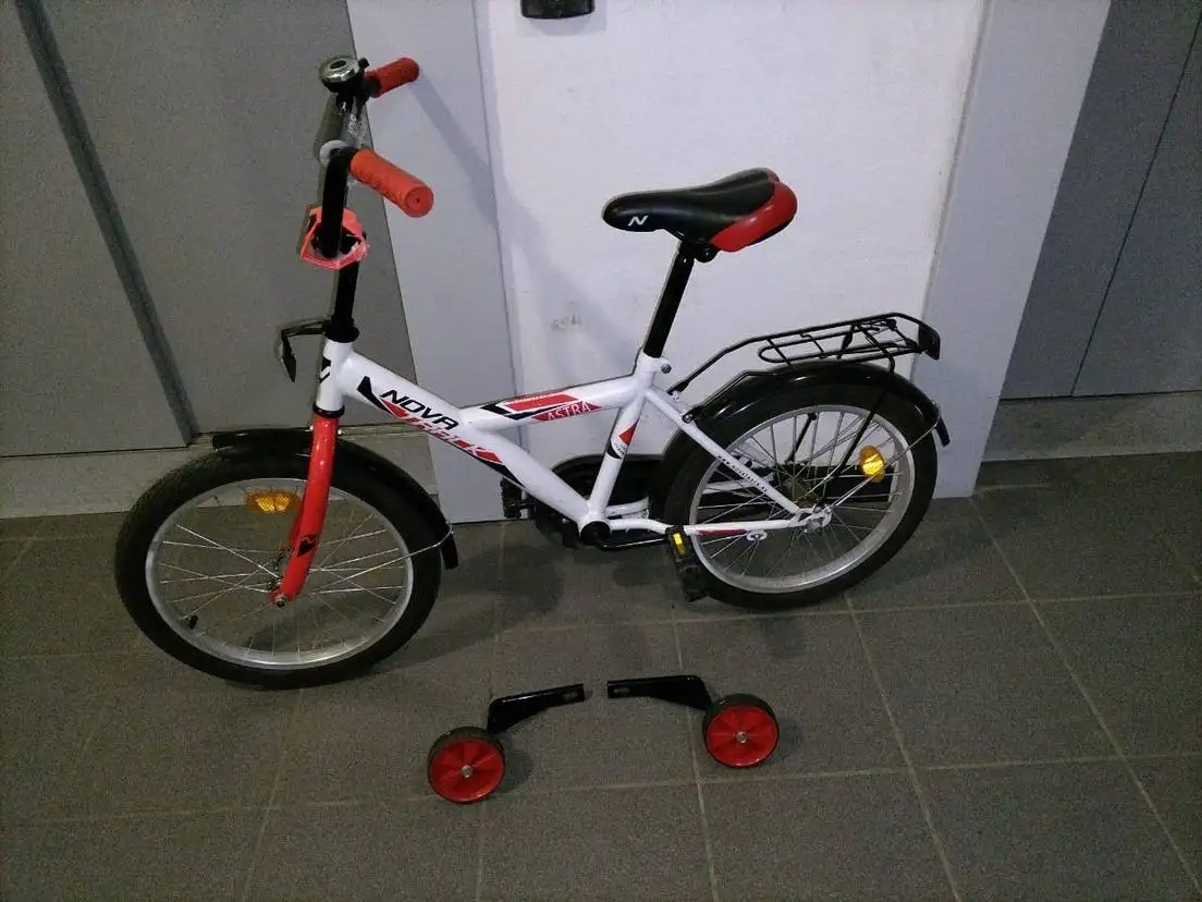 Детский велосипед Novatrack Astra 16" с дополнительными колесами - Велосипеды (Товары для детей) в Балашиха