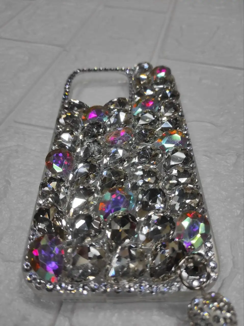 Чехол с кристаллами и подвеской для iPhone 13 Pro - Аксессуары для телефонов (Электроника) в Балашиха