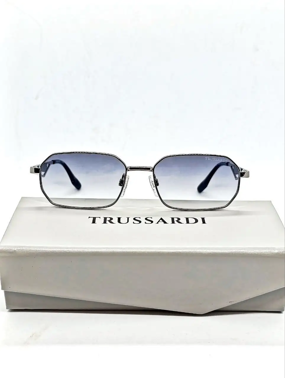 Очки солнцезащитные Trussardi оригинал - Аксессуары (Одежда) в Балашиха