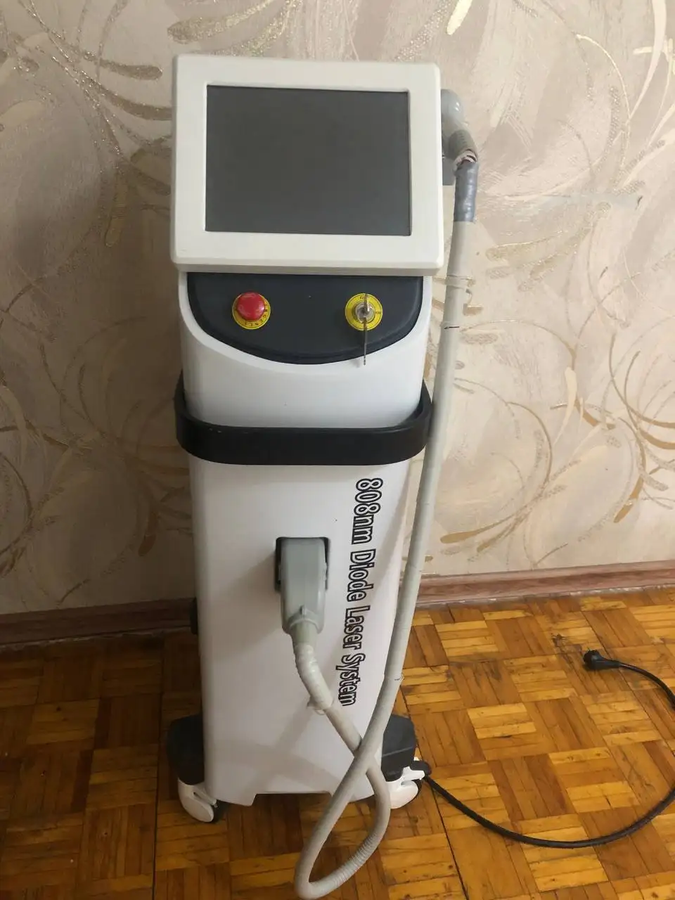 Продам лазерный аппарат диодный - Оборудование для салонов красоты (Красота и здоровье) в Балашиха
