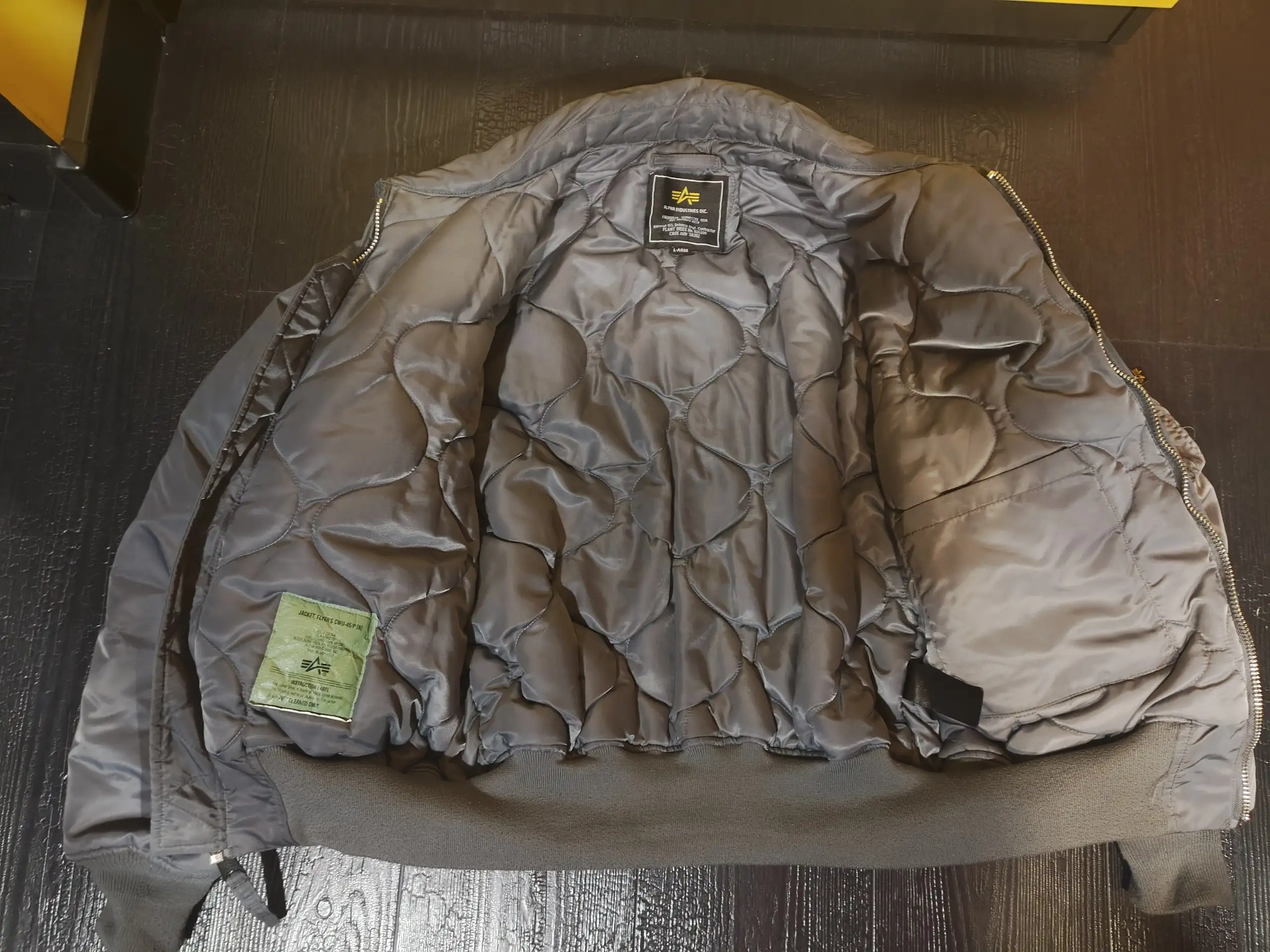 Бомбер Alpha Industries CWU 45 - Верхняя одежда (Одежда) в Балашиха