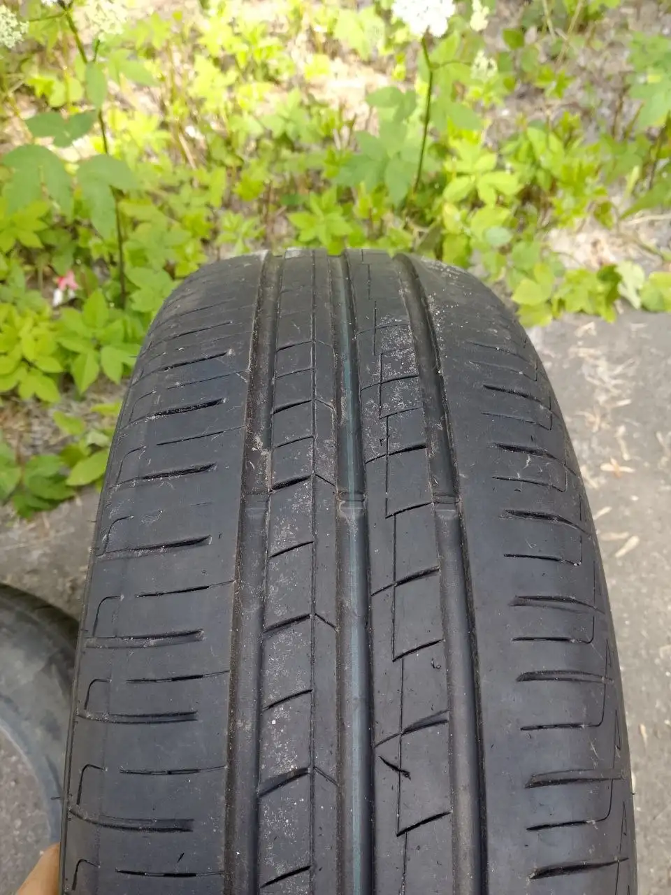 Продам летнюю резину 185/60R14 - Шины и диски (Авто) в Неизвестно