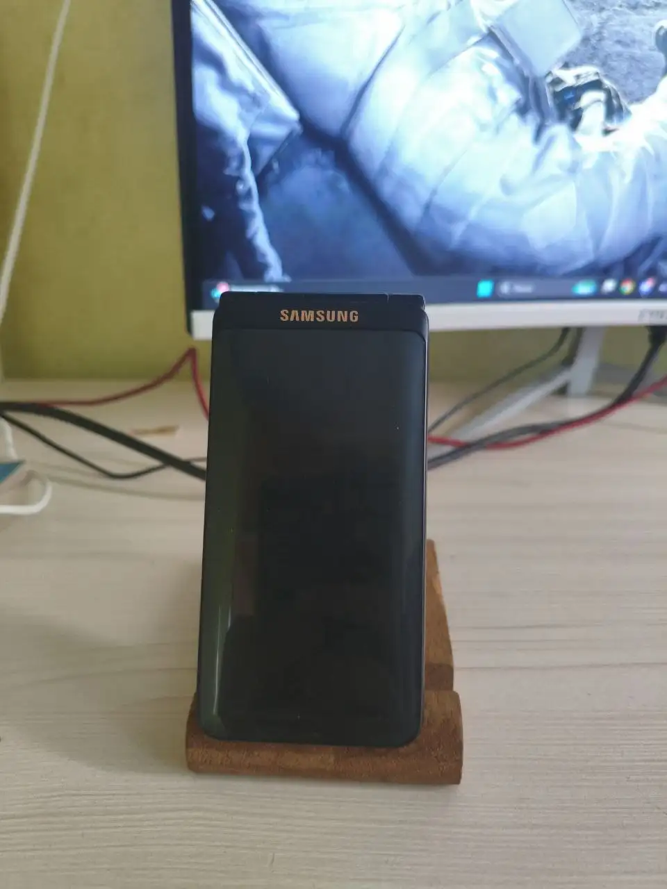 Продам Samsung Galaxy Folder 2 - Мобильные телефоны (Электроника) в Балашиха