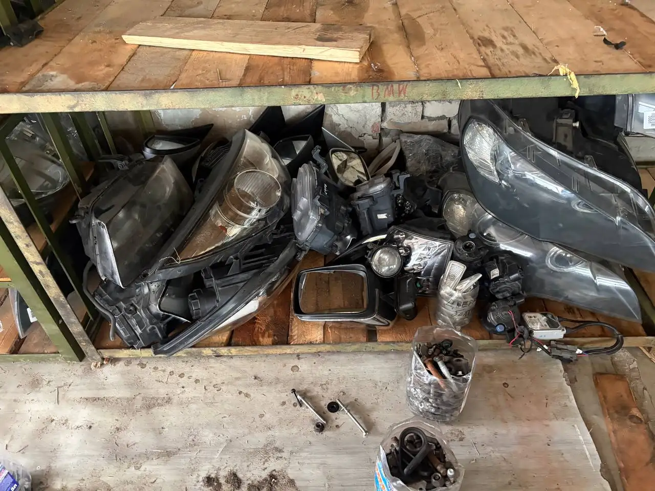 Распродажа запчастей BMW X5/E70, Audi A6, Land Rover Discovery и других марок - Запчасти в Балашиха