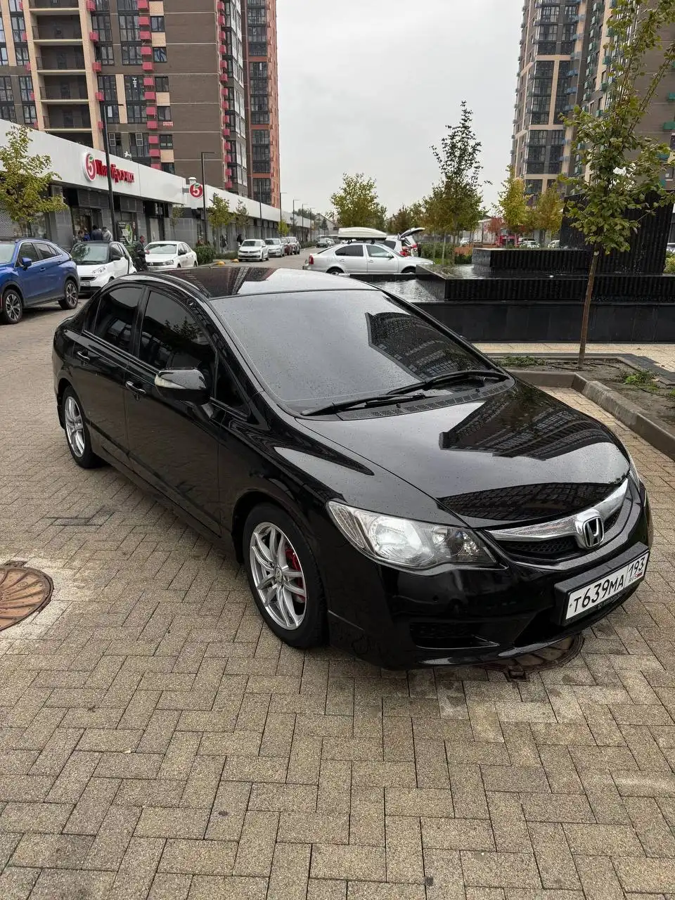 Продам автомобиль 2009 года 1.8 акпп