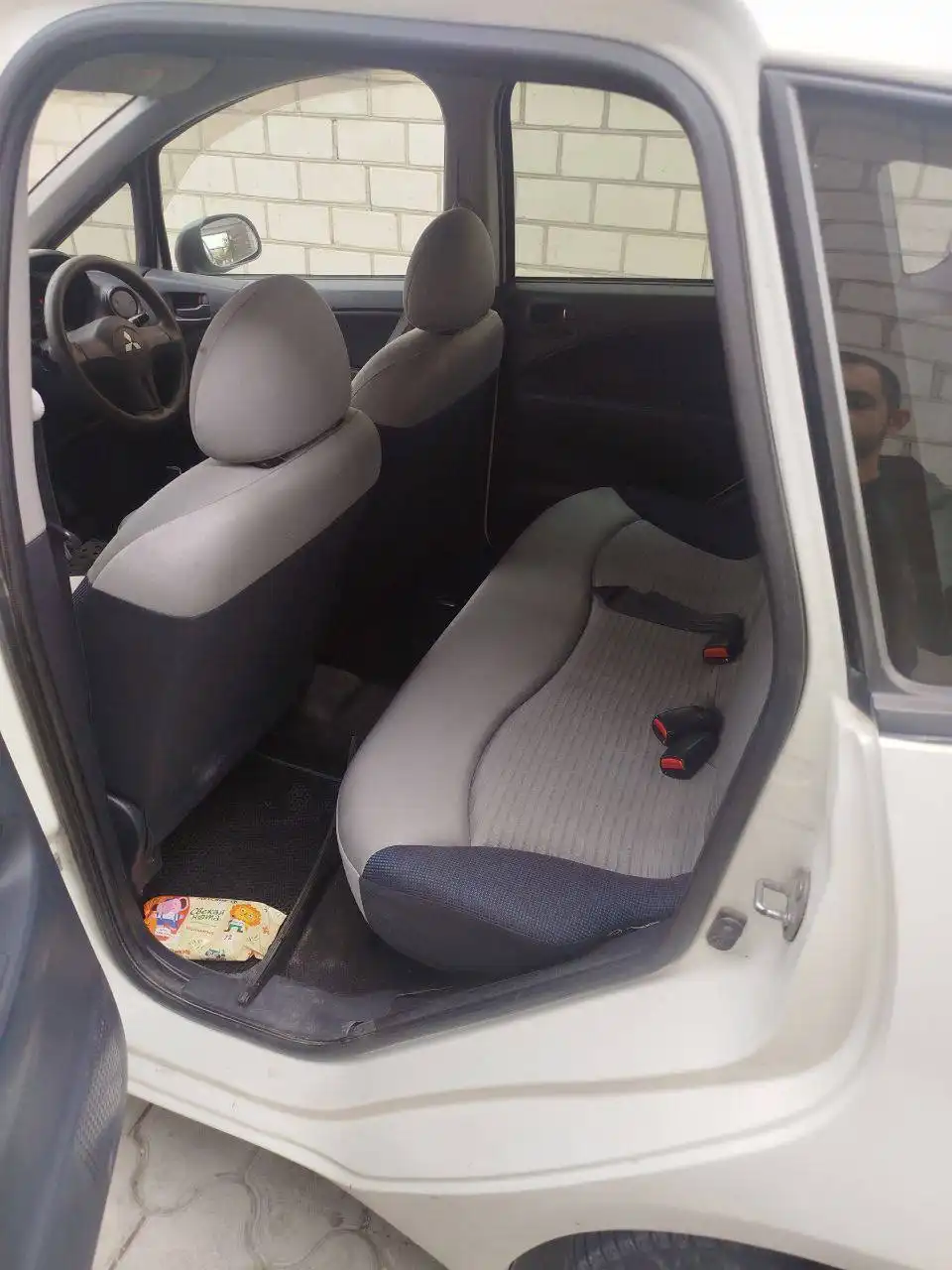 Продажа автомобиля Mitsubishi Colt 2003 года