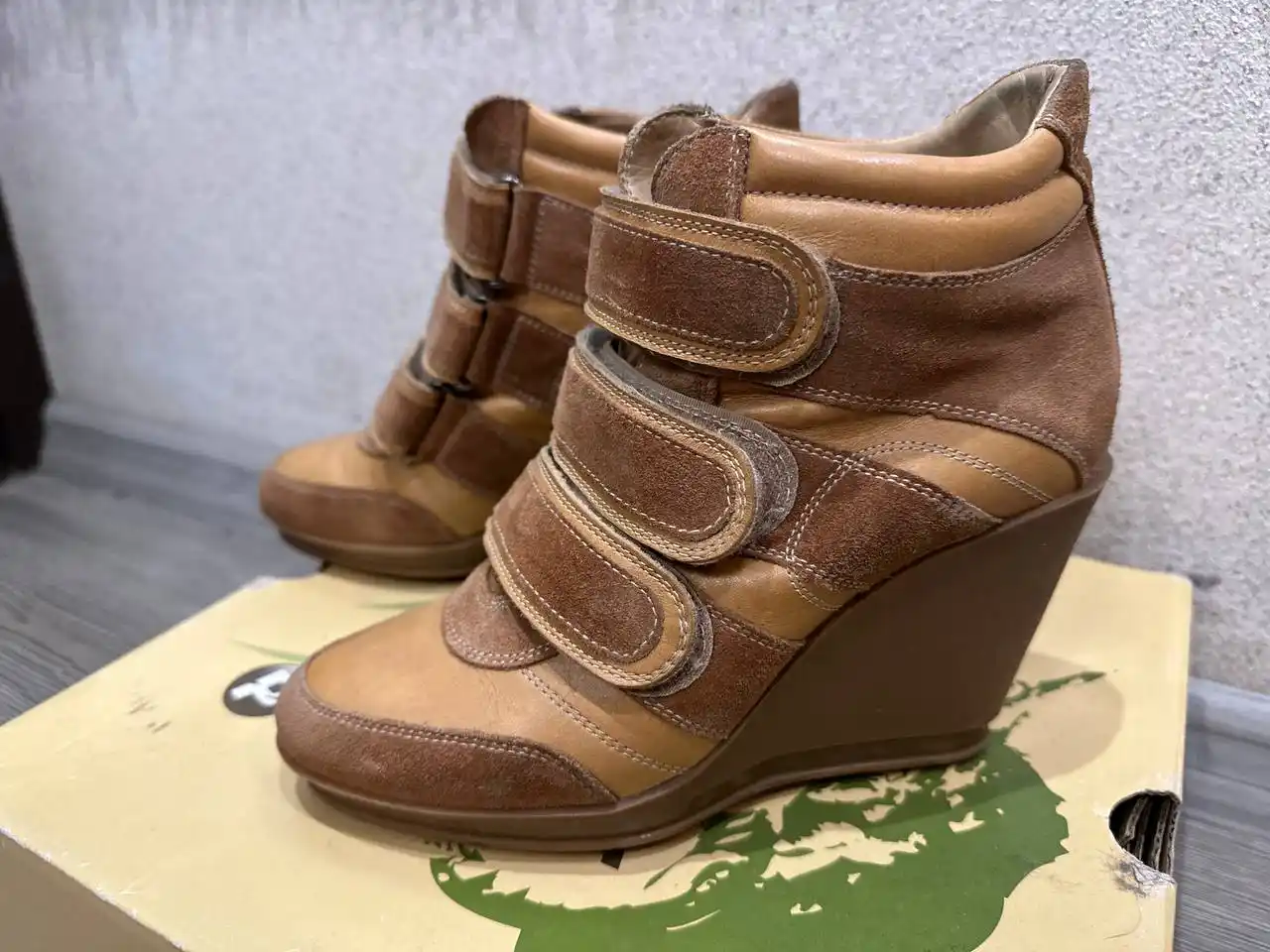 Ботинки кожаные и туфли