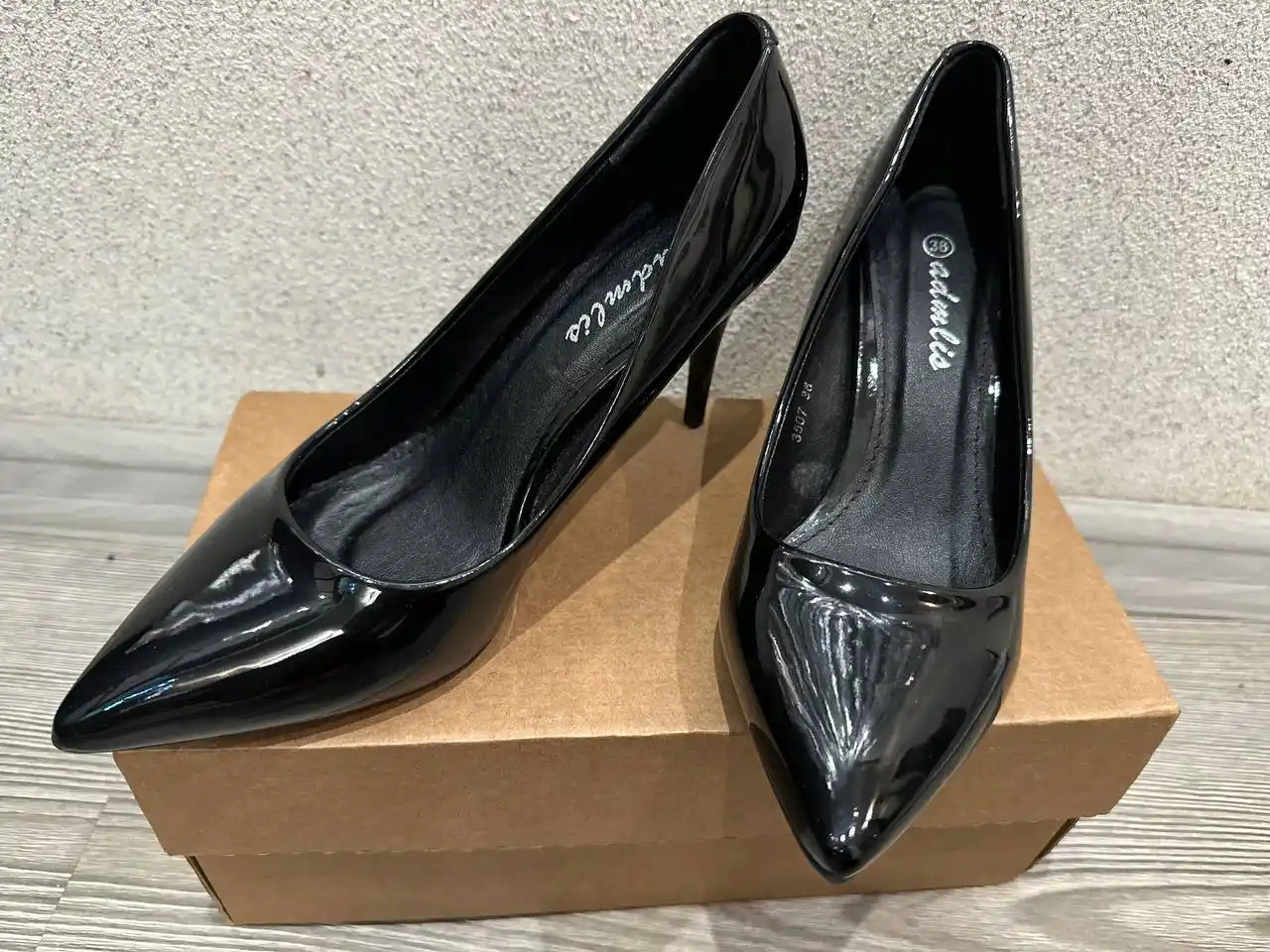 Ботинки кожаные и туфли