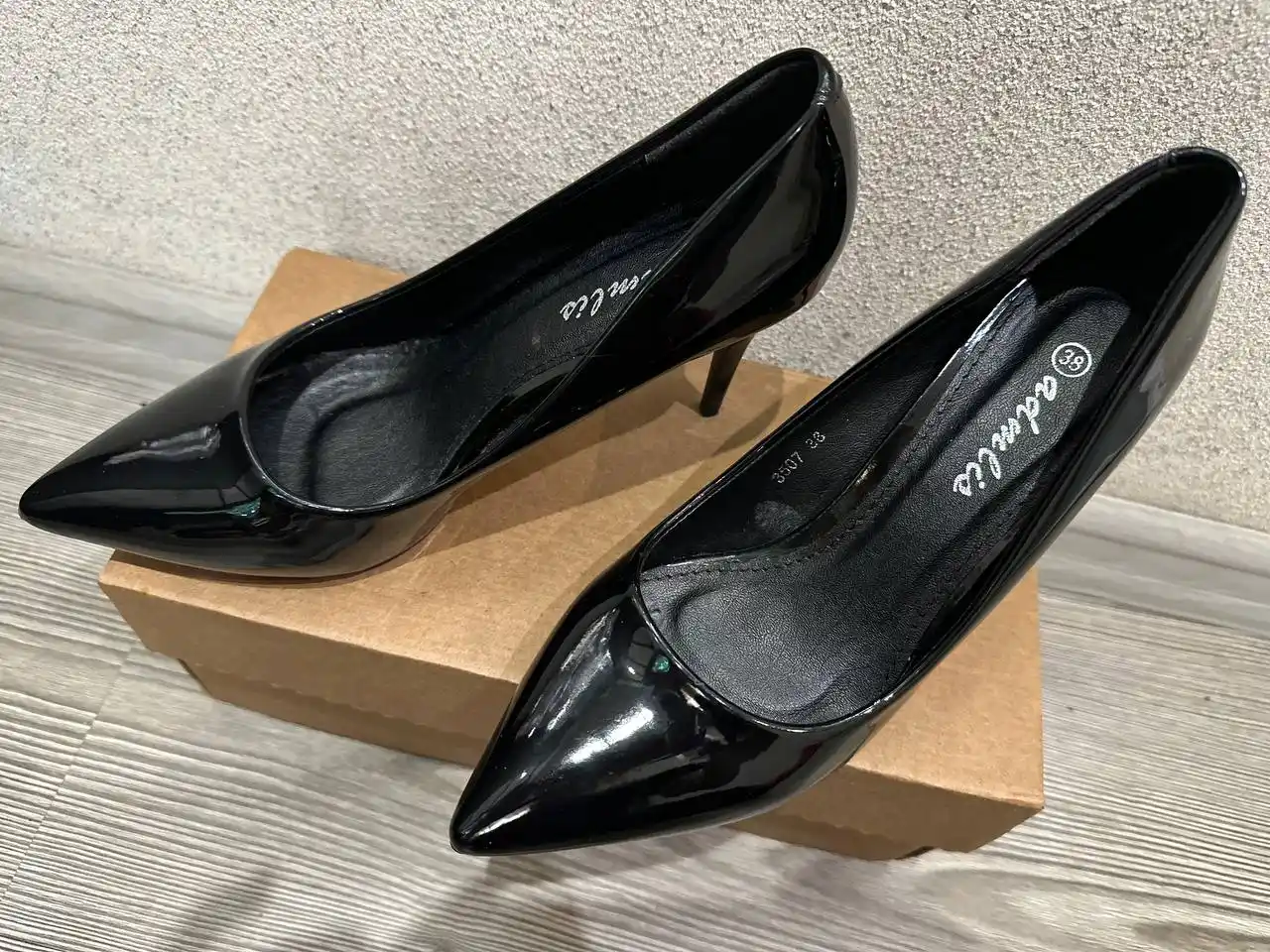 Ботинки кожаные и туфли