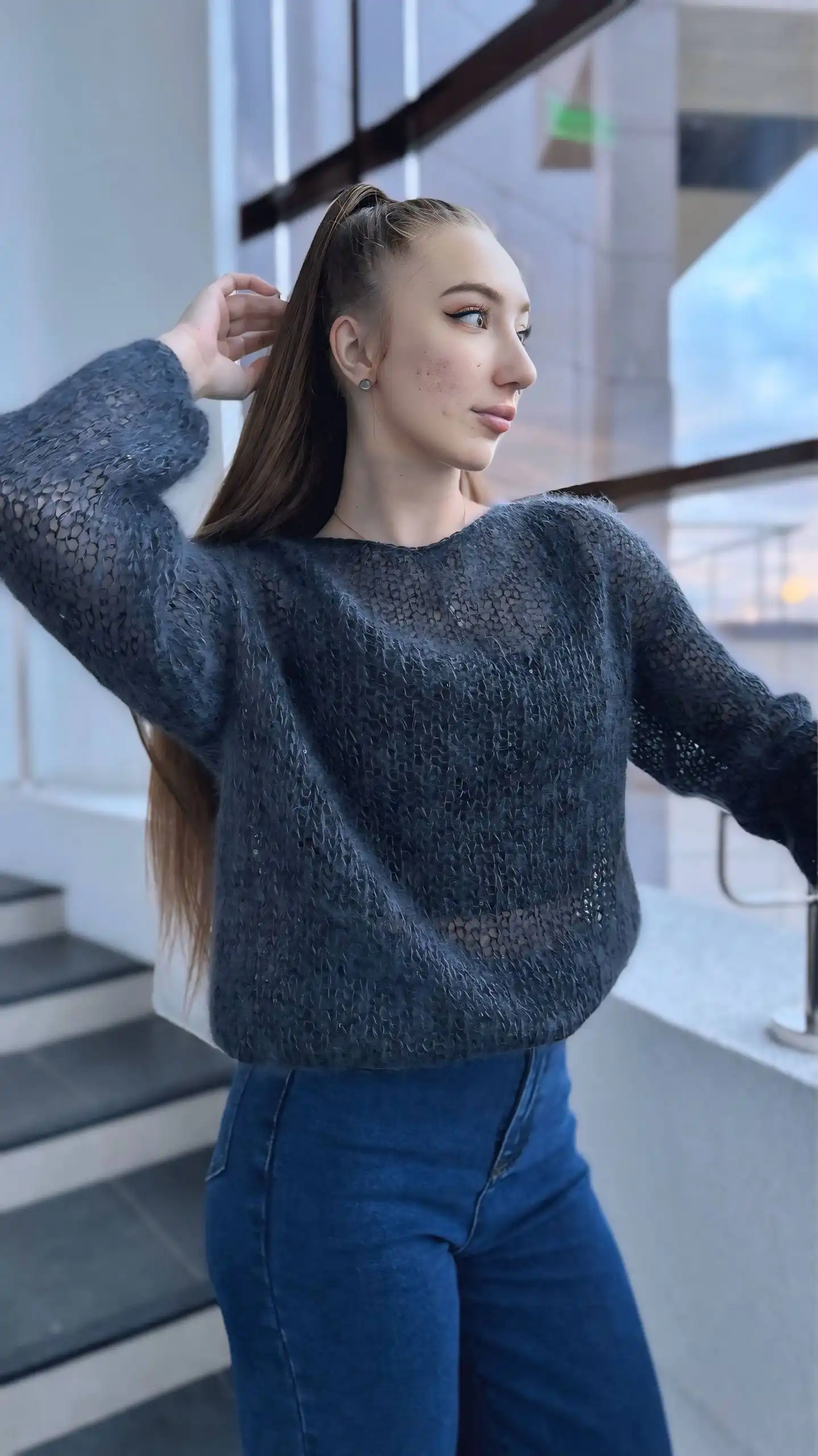 Джемпер из мохера ручной работы