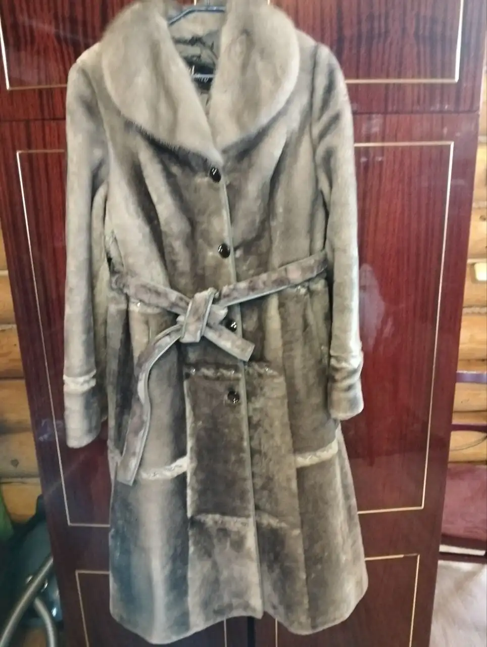 Продажа мутоновой шубы серо-голубого цвета