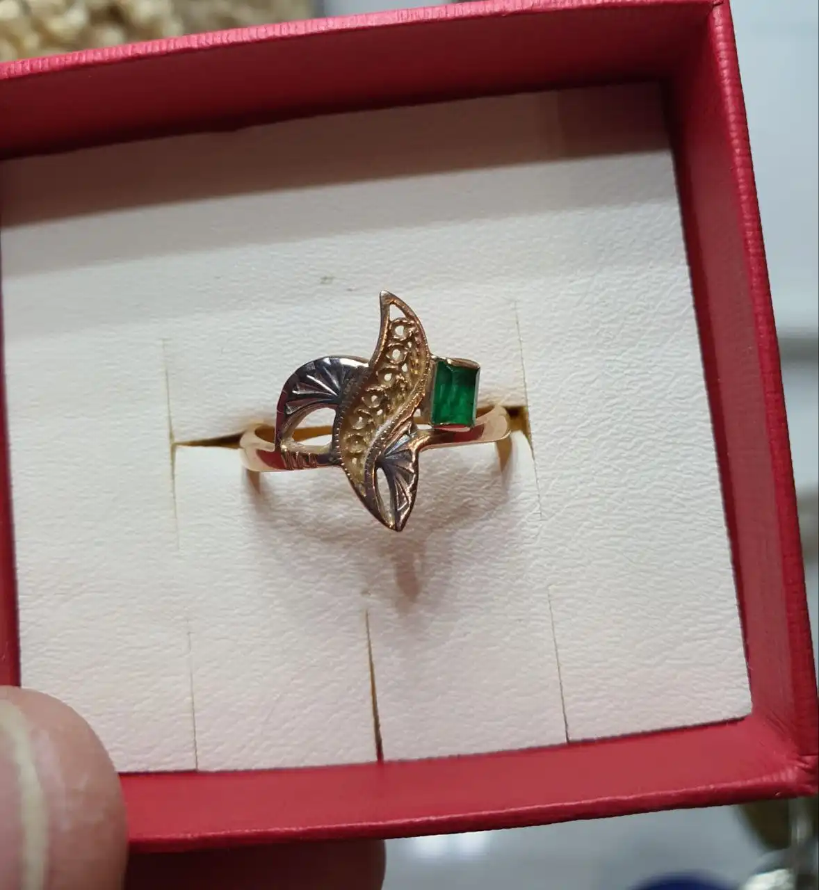 Золотое кольцо СССР 583 пробы с изумрудом 2.8 гр