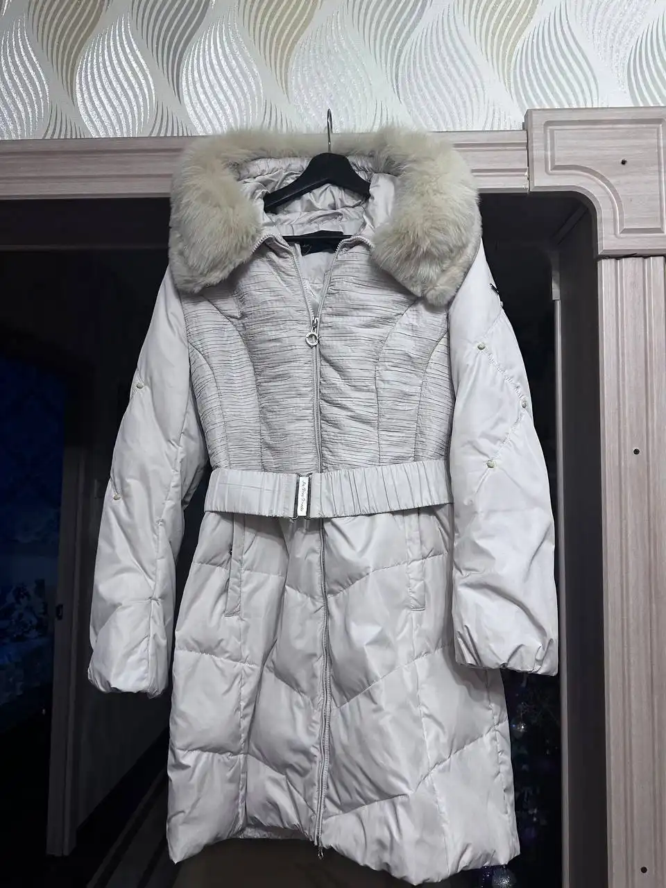 Теплый женский пуховик 46 размера