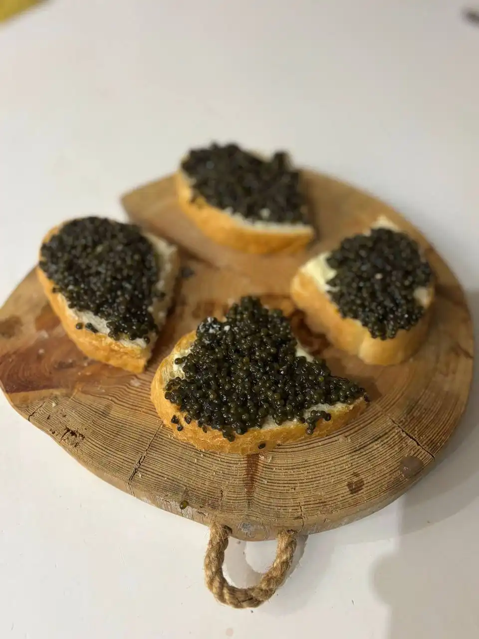 Поставка форели и свежей икры к Новому году