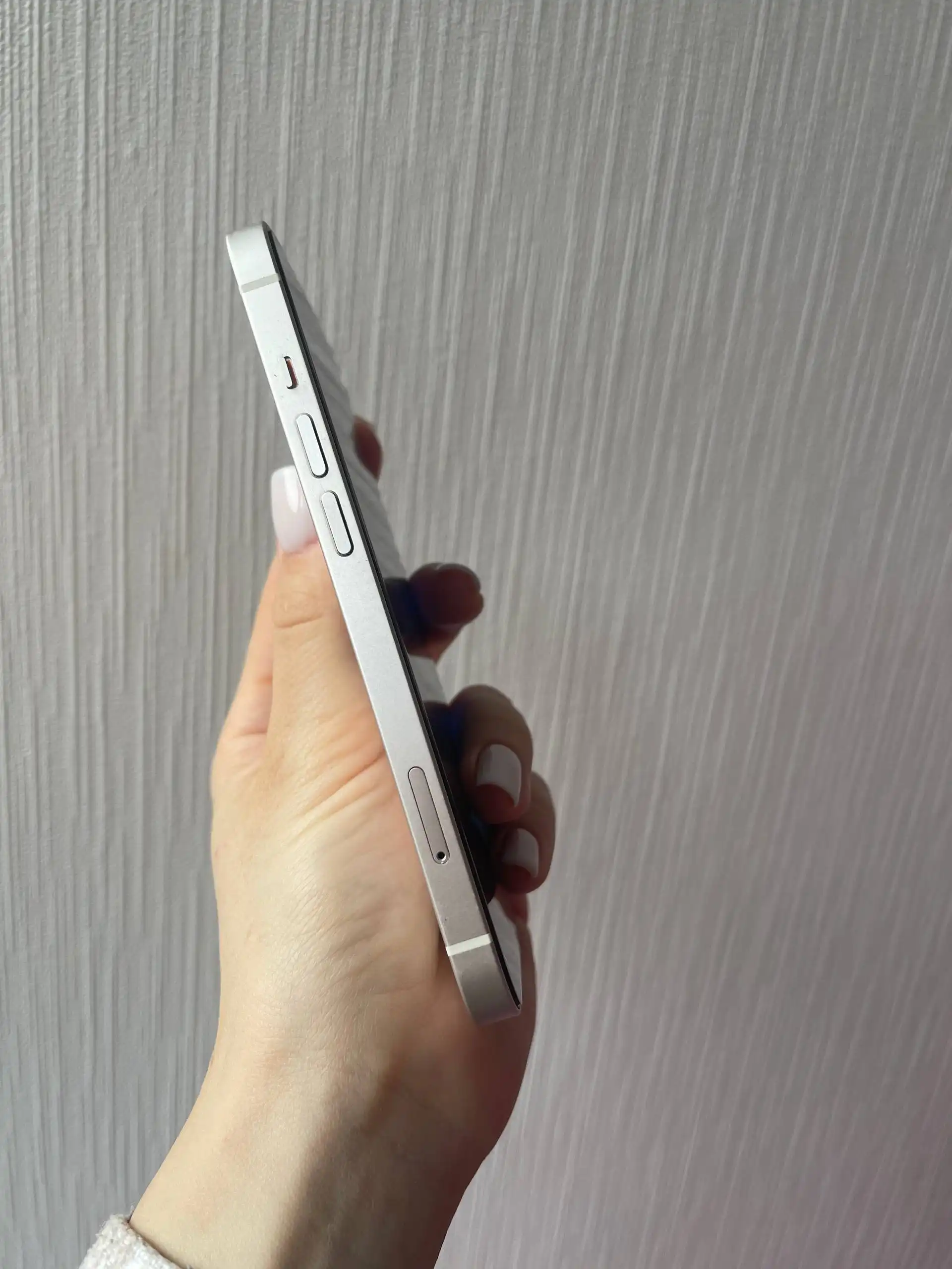 Айфон 13 128 ГБ в хорошем состоянии