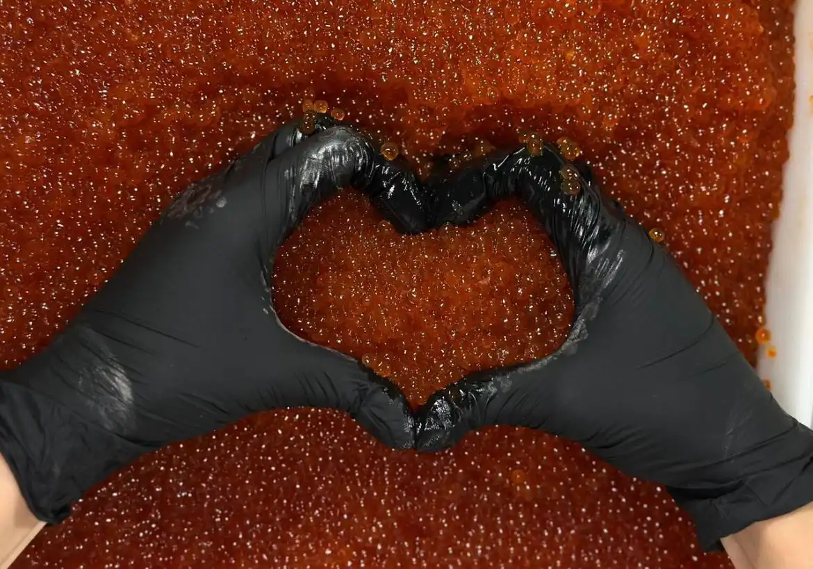 Красная Дальневосточная икра кеты и горбуши