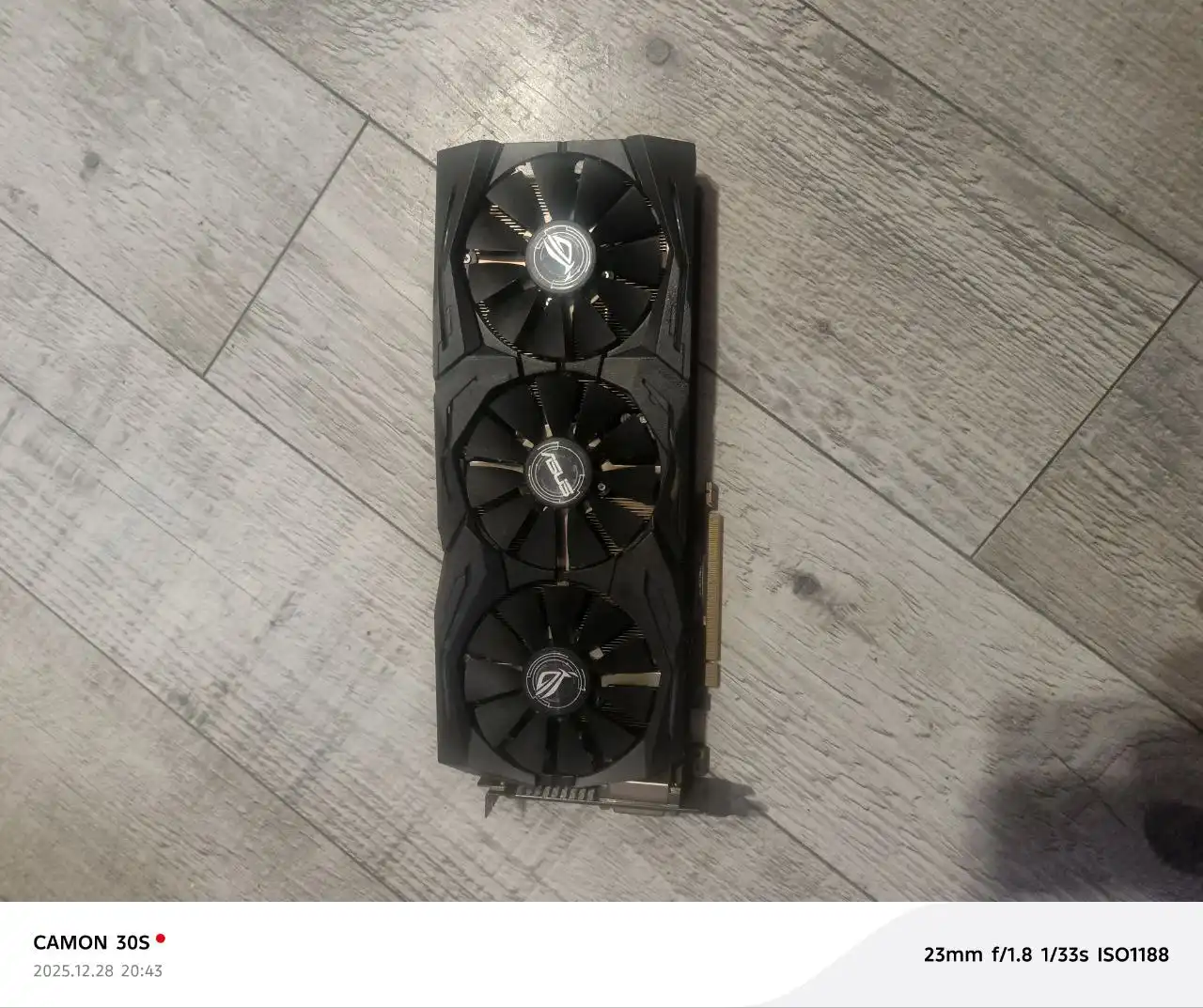 Продам видеокарту GeForce GTX 1070 ROG Strix 8GB