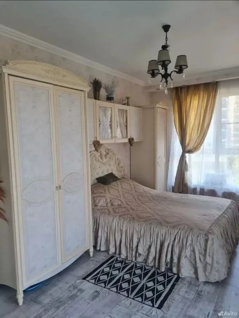 Спальный гарнитур Прованс из массива дерева б/у - Инструменты в Мытищи