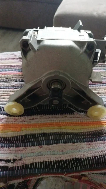 Продам мотор от стиральной машины Bosh - Запчасти в Мытищи