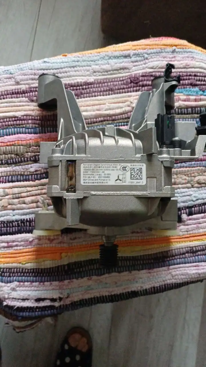 Продам мотор от стиральной машины Bosh