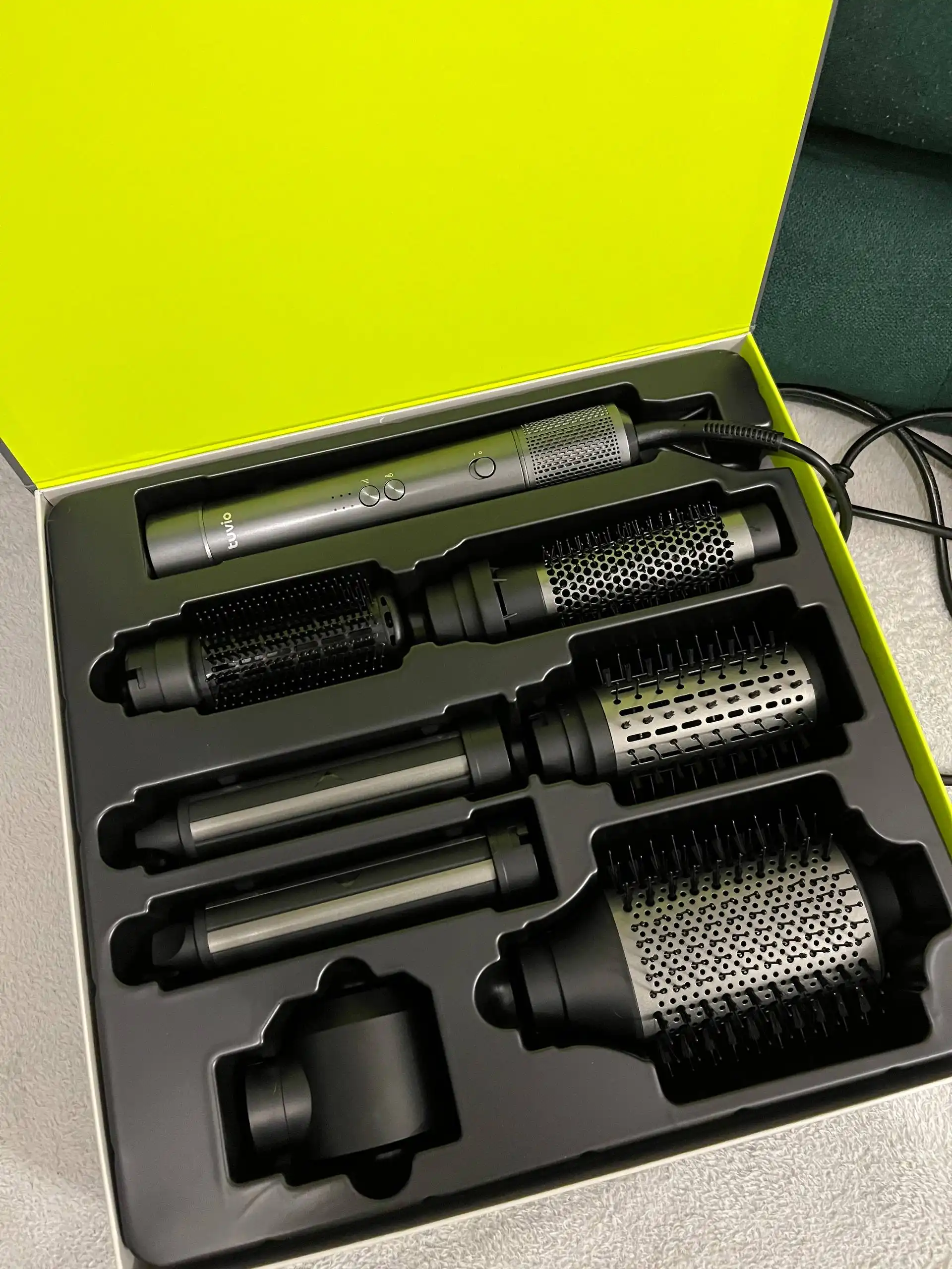 Продам новый фен Tuvio с 7 насадками