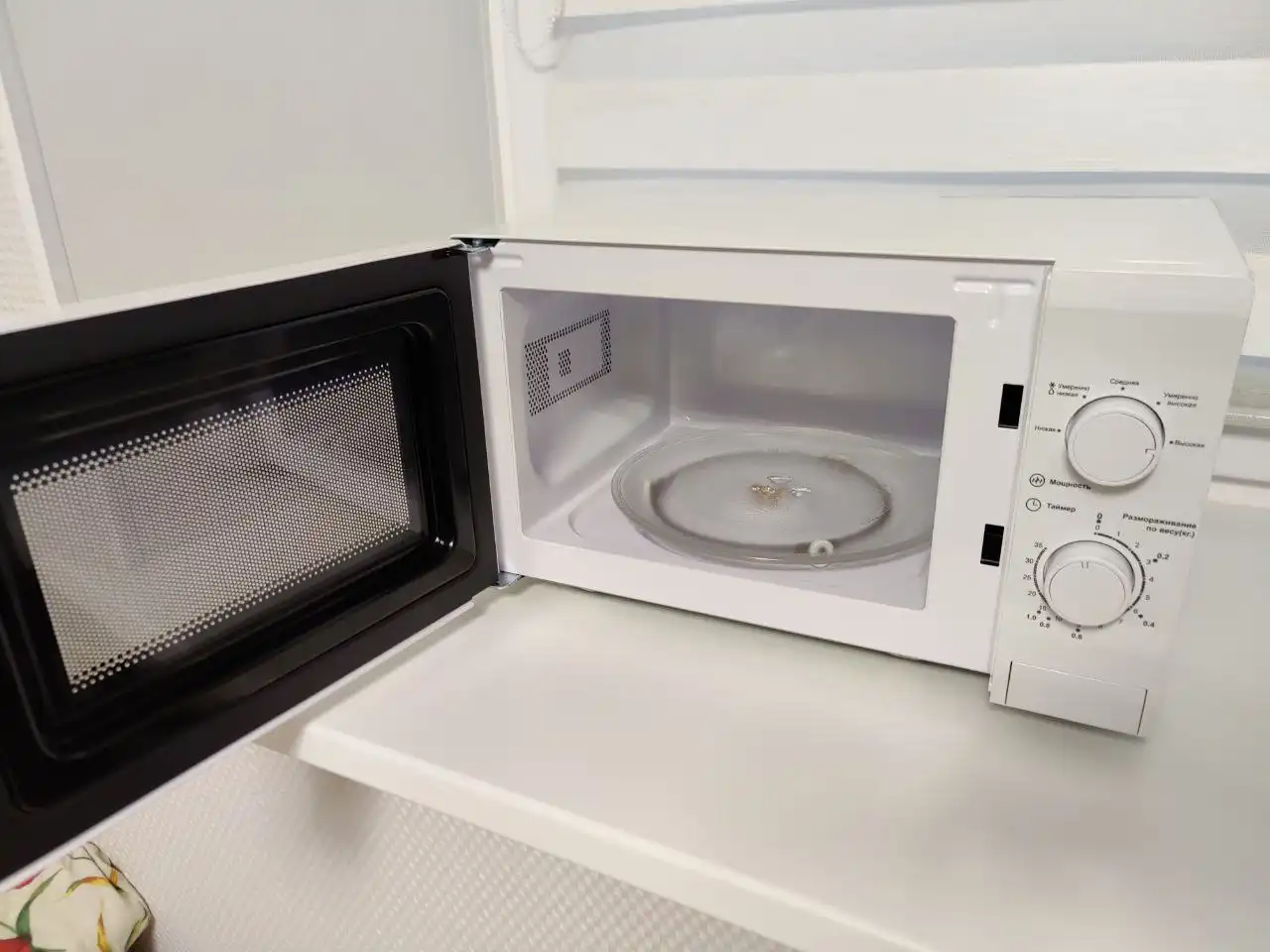 Продам микроволновую печь в Королеве - Бытовая техника (Барахолка) в Королев