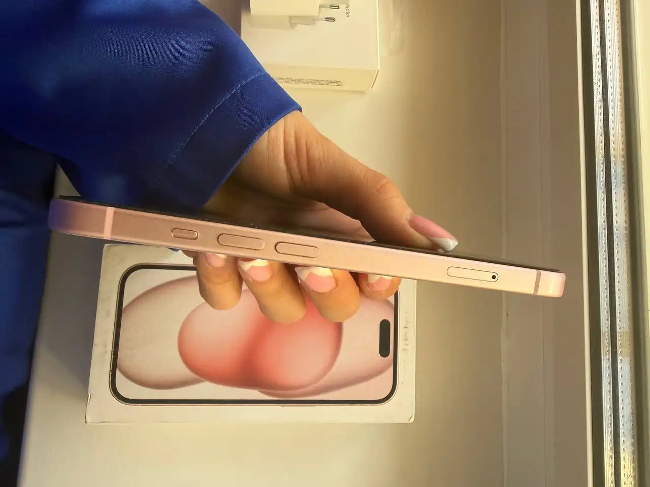 iPhone 15 256Gb pink в отличном состоянии - Телефоны (Электроника) в Мытищи