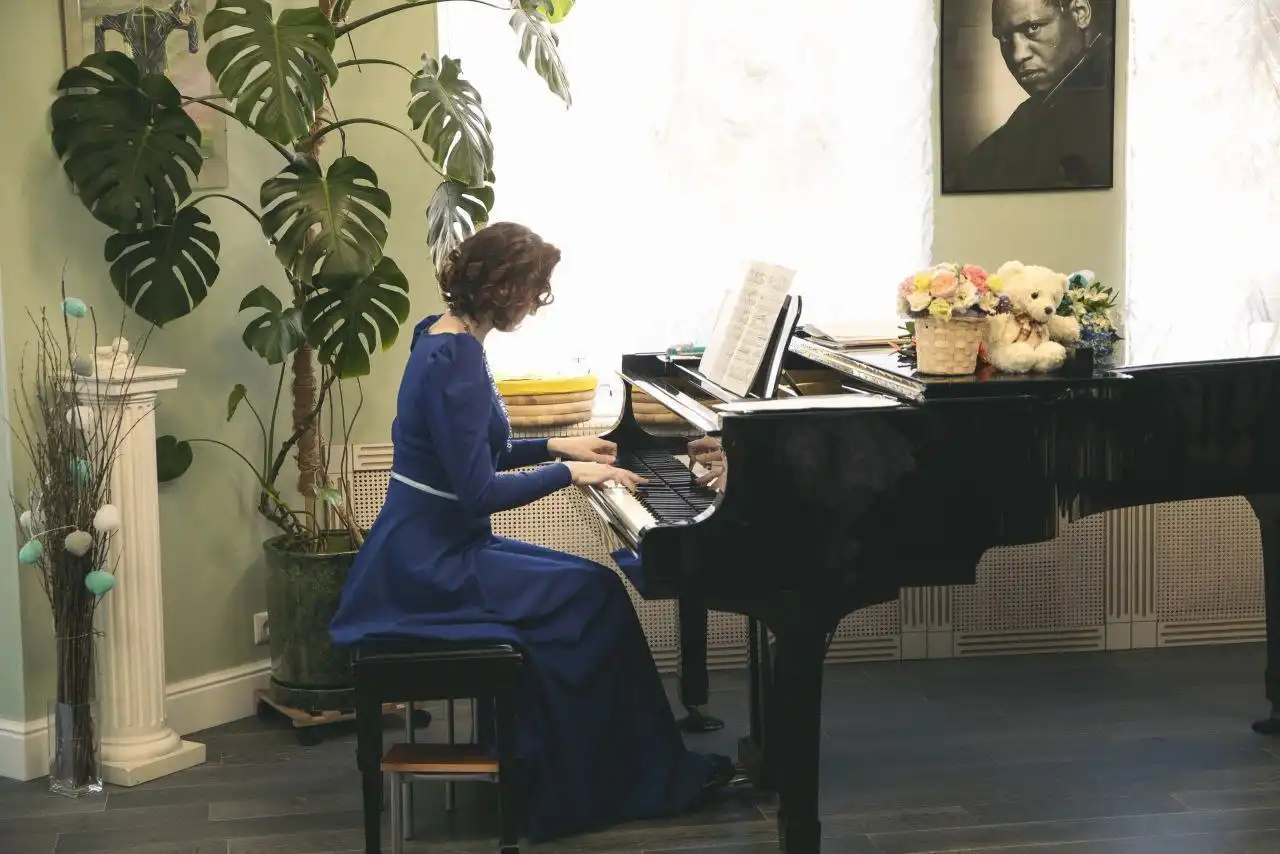 Онлайн-занятия по музыке: вокал, фортепиано, сольфеджио - Образовательные услуги (Услуги) в Мытищи