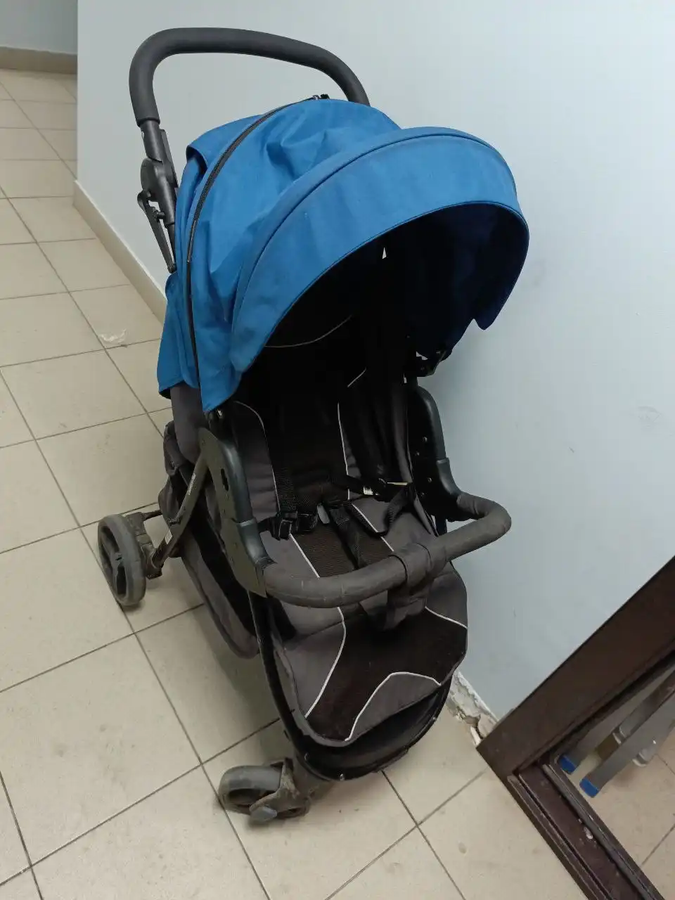 Продаётся прогулочная коляска - Коляски (Товары для детей) в Мытищи