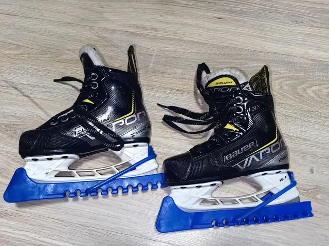 Продам хоккейные коньки Bauer yth 10 отличное состояние - частное объявление в Королёв или Мытищи