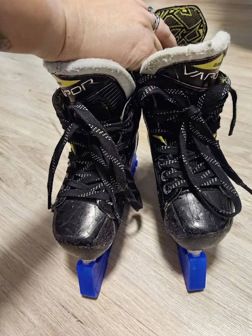 Продам хоккейные коньки Bauer yth 10 отличное состояние - Спортивный инвентарь (Хобби и отдых) в Королёв или Мытищи