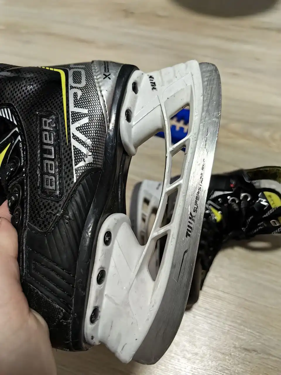 Продам хоккейные коньки Bauer yth 10 отличное состояние - Спортивный инвентарь (Хобби и отдых) в Королёв или Мытищи