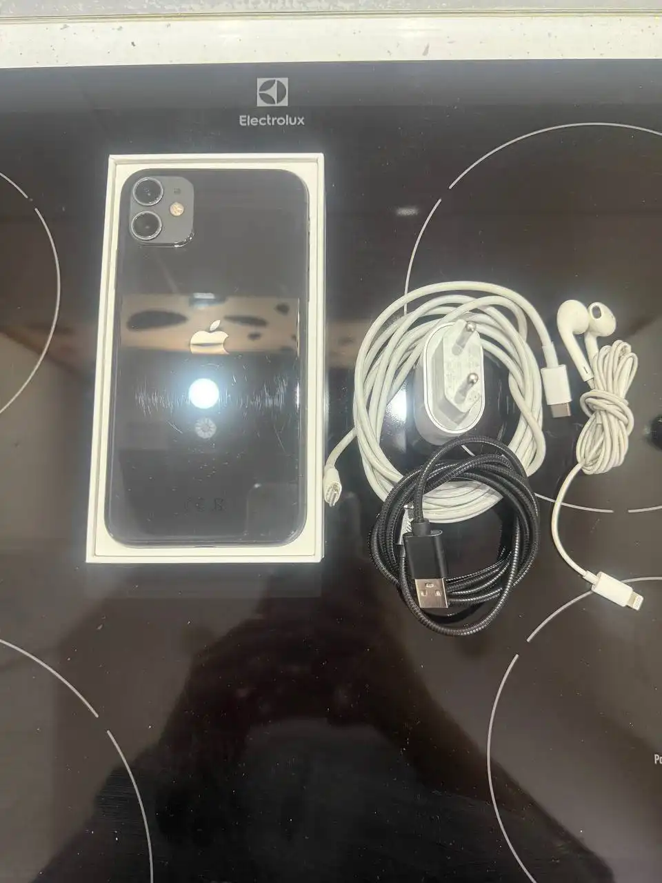 Продам iPhone 11 128GB - Смартфоны (Электроника) в Мытищи