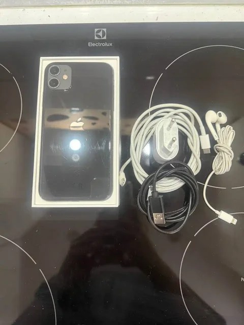 Продам iPhone 11 128GB - Электроника в Мытищи