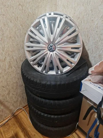 Комплект колес на Volkswagen Polo с резиной - Двигатели в Мытищи
