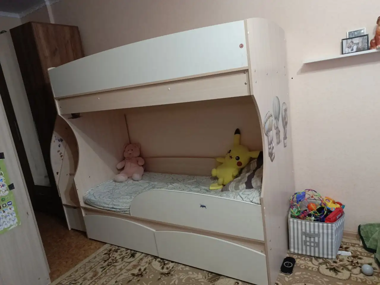 Продажа двухъярусной детской кровати с матрасами и ящиками - Мебель (Товары для детей) в Мытищи