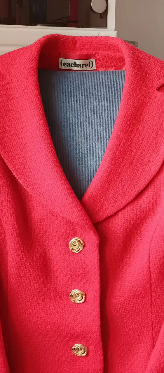 Элегантный женский костюм Cacharel - Женская одежда (Одежда) в Мытищи