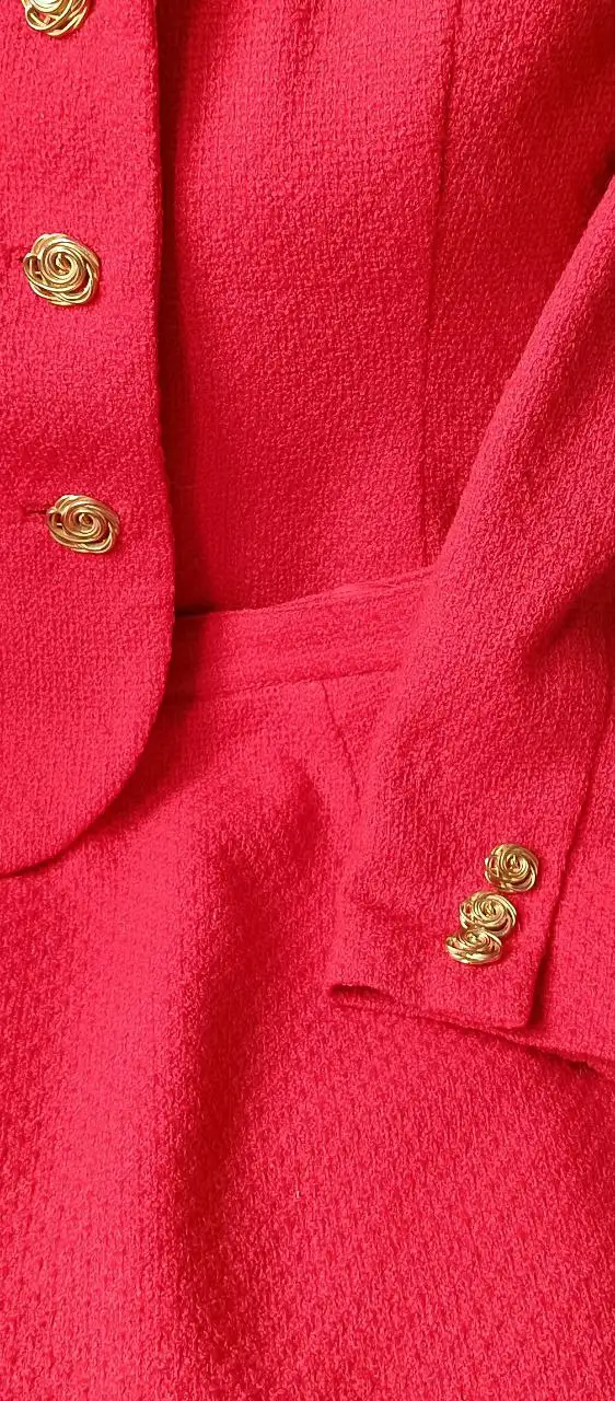 Элегантный женский костюм Cacharel - Женская одежда (Одежда) в Мытищи