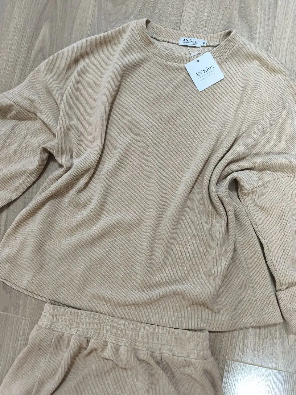 Новый костюм размер 44-46 - Костюмы (Одежда) в Мытищи