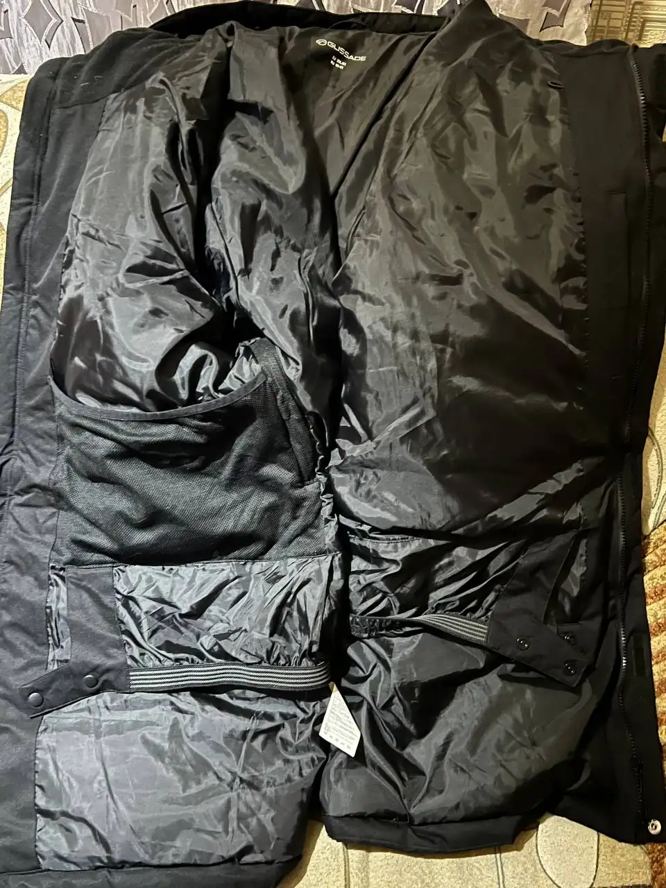 Продается зимняя куртка - Верхняя одежда (Одежда) в Мытищи