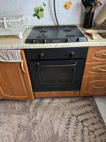 Полностью газовая плита в рабочем состоянии - Кондитерские изделия в Мытищи