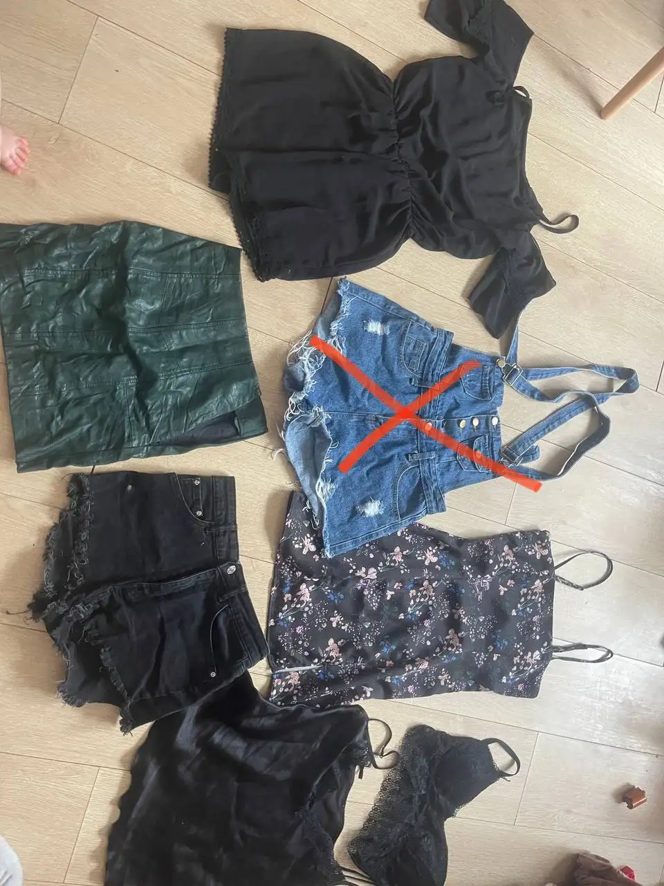 Вещи и обувь размер 42 и 36 - Одежда в Ивантеевка