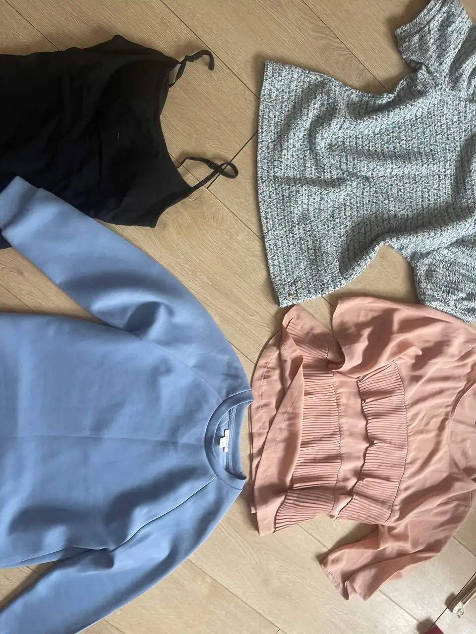 Вещи и обувь размер 42 и 36 - Одежда в Ивантеевка