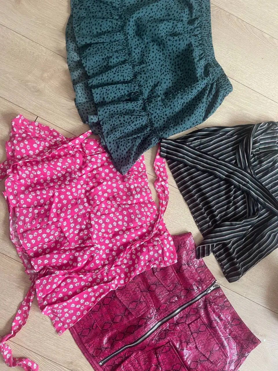 Вещи и обувь размер 42 и 36 - Одежда в Ивантеевка