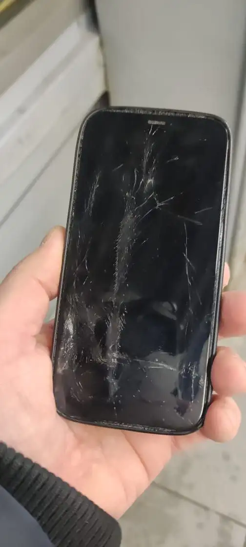 Найден телефон на пешеходном переходе - Находки (Барахолка) в Мытищи