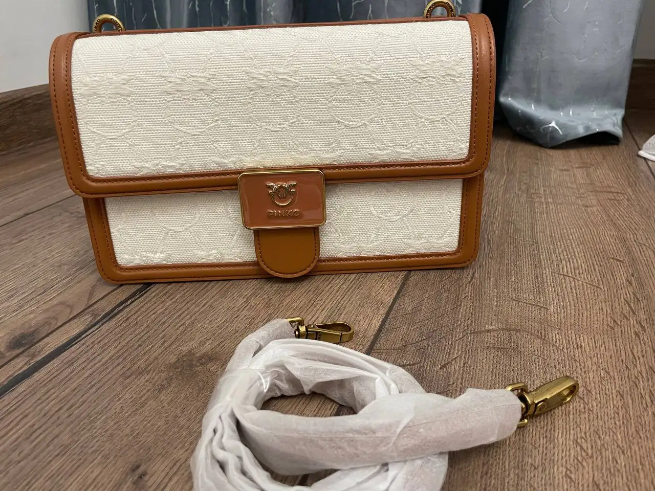 Женские сумки - Аксессуары (Одежда) в Мытищи