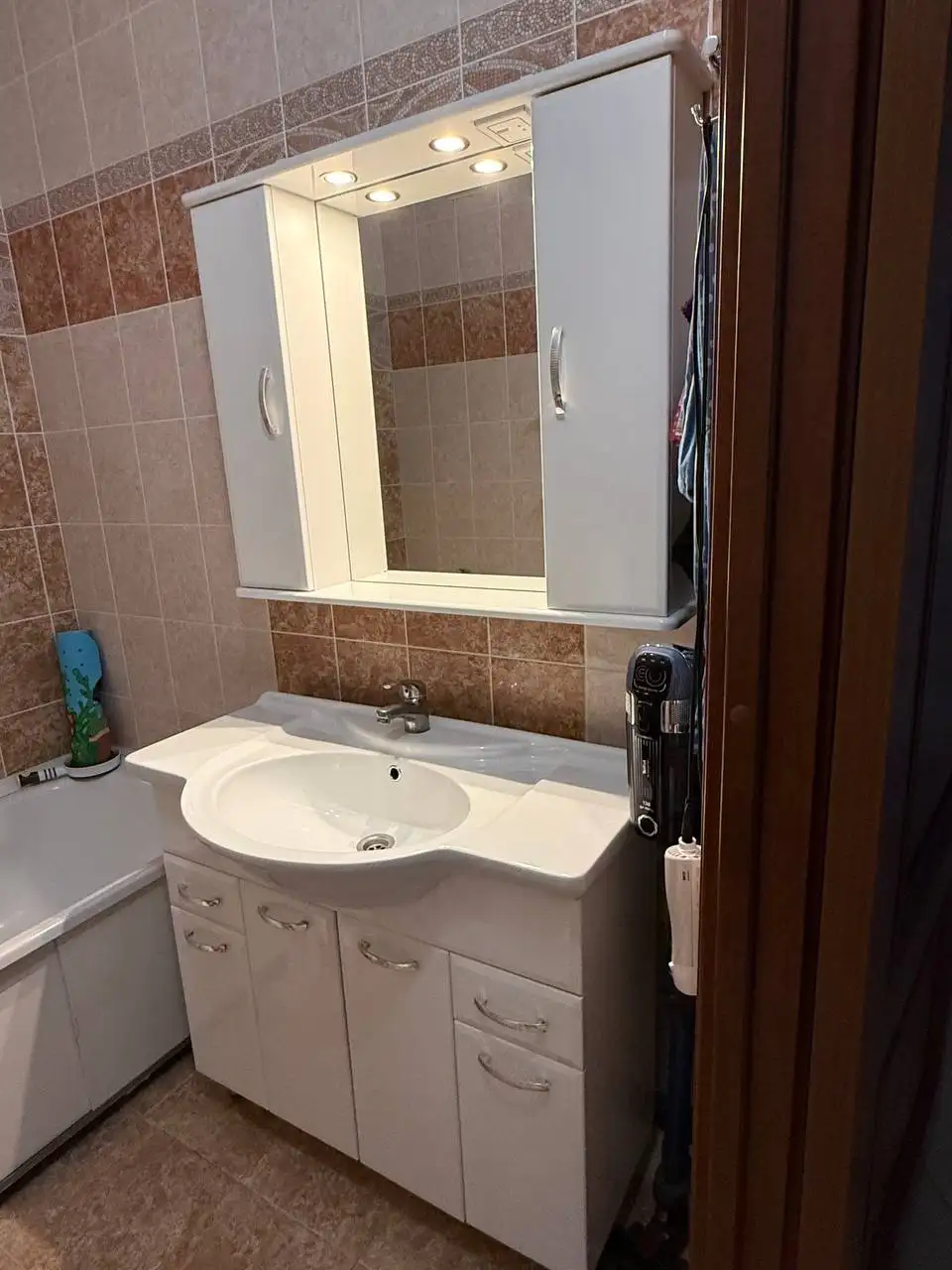 Продам комплект мебели (зеркало/раковина/тумба) - Мебель для ванной (Для дома и дачи) в Мытищи